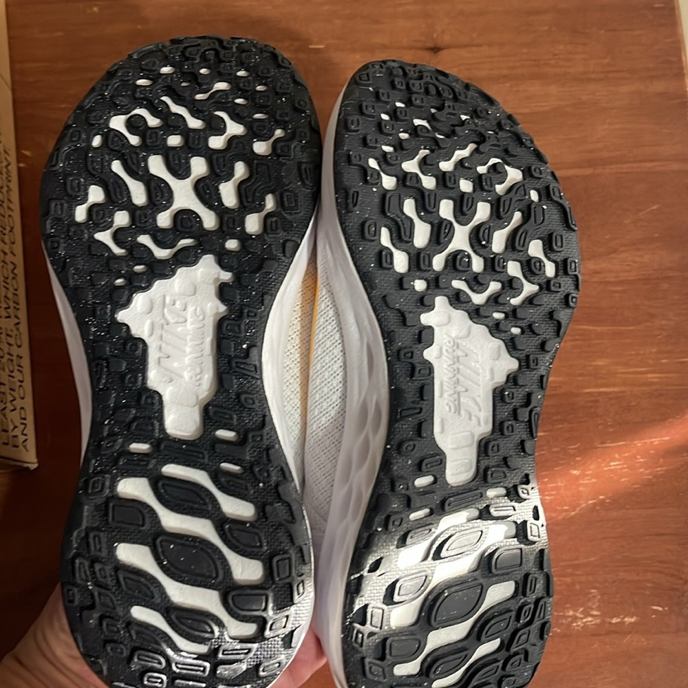 NIKE Revolution Youth Running Sneakers *NEW* Size 12.5, 3 Youth , 1 Youth - Picture 3 of 5